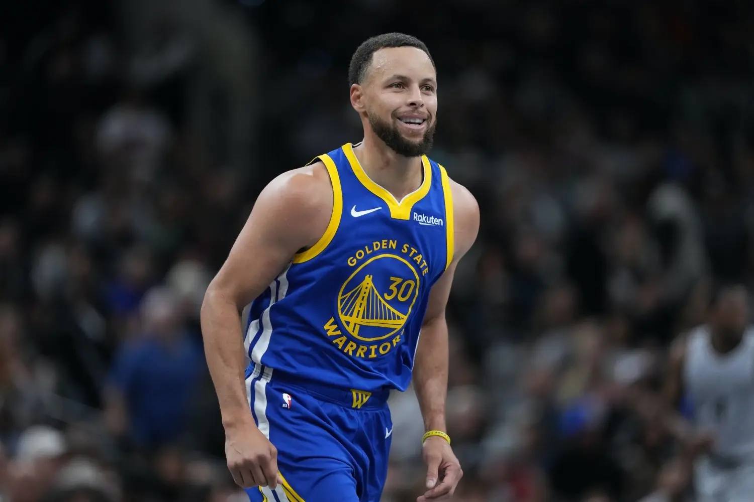 NBA／Curry 又換球鞋致敬魔術傳奇歐尼爾、Penny！全場轟 34 分超越 VC 生涯總得分排名第 22！