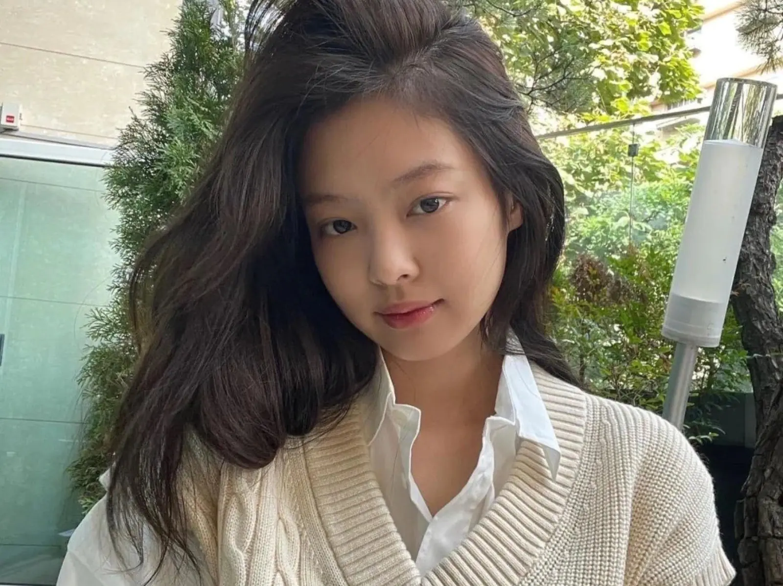 女生針織背心穿搭必學 4 招！性感、學院風、高級感一次掌握！