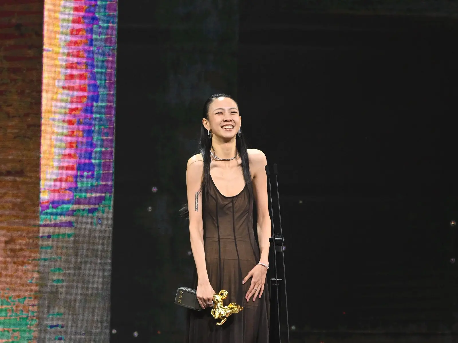 金馬62／恭喜馬士媛以《左撇子女孩》拿下「最佳新演員獎」！喜道：「願往後真誠、善良的走下去！」