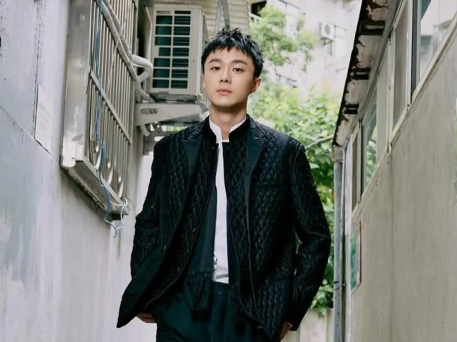 施柏宇請病假卻遭目擊在約會？ 劇組親自闢謠：「工作態度專業！」