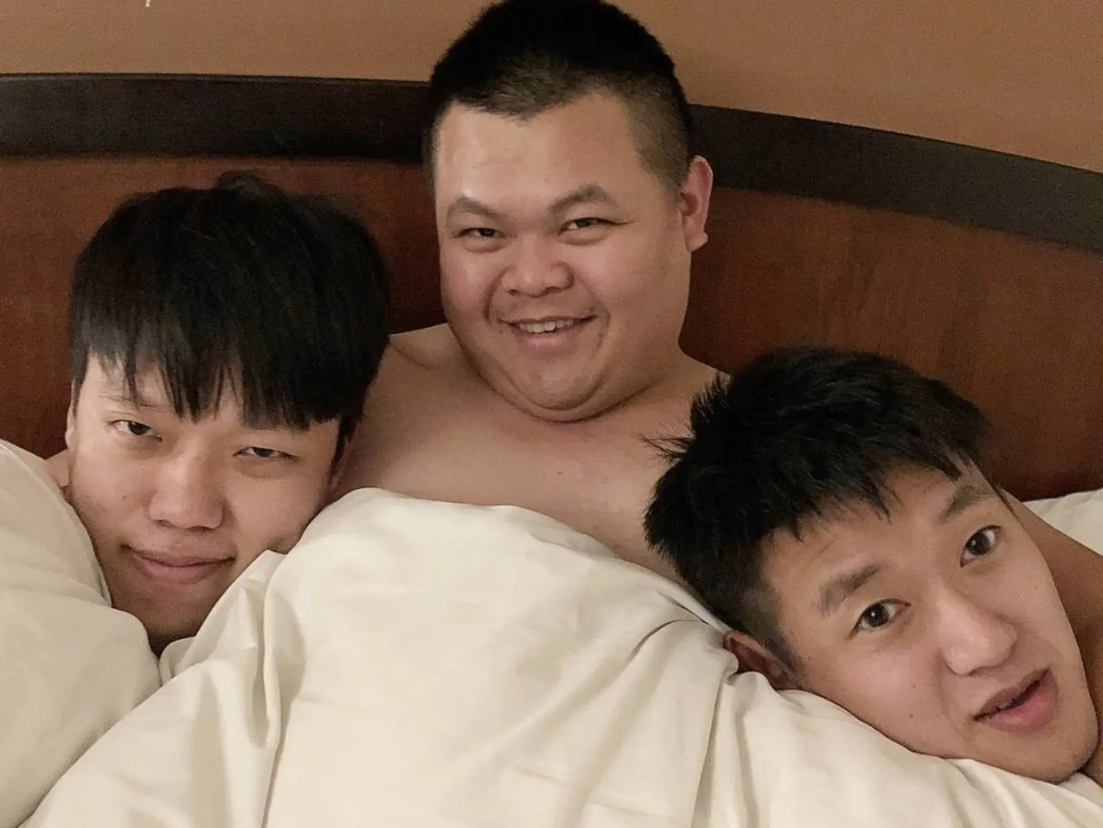 狠愛演解散 5 年仍有望合體？IG 帳號露餡、牛排邀約遭打槍內幕曝光！