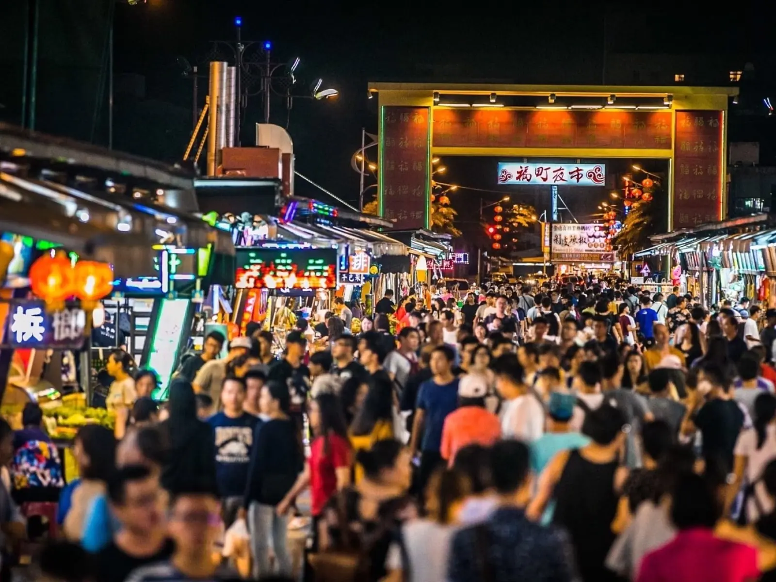 2025 台灣最強夜市出爐！花蓮東大門打敗士林、逢甲，遊客狂讚：「價錢不坑人！」