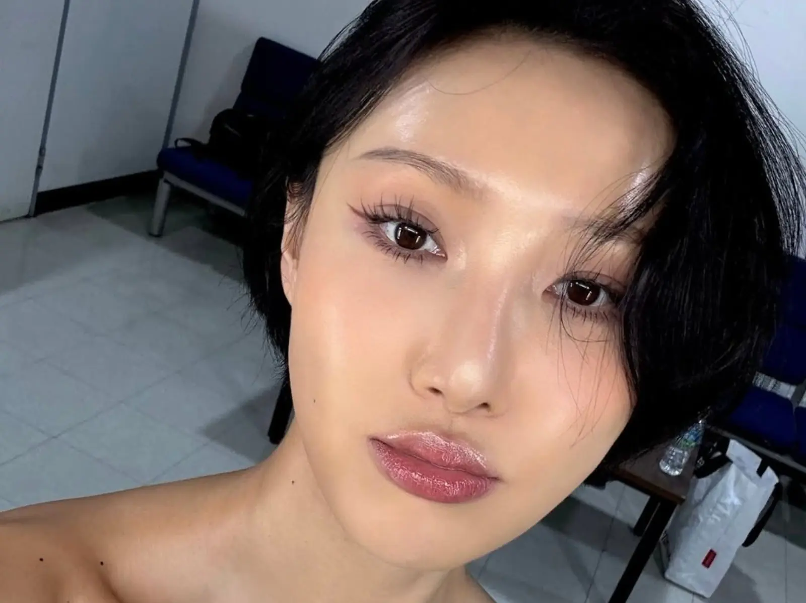 MAMAMOO 華莎與朴正民 CP 感超強！早期因外貌遭受攻擊、和輝人是閨蜜、男友自己追⋯5 件事快認識！