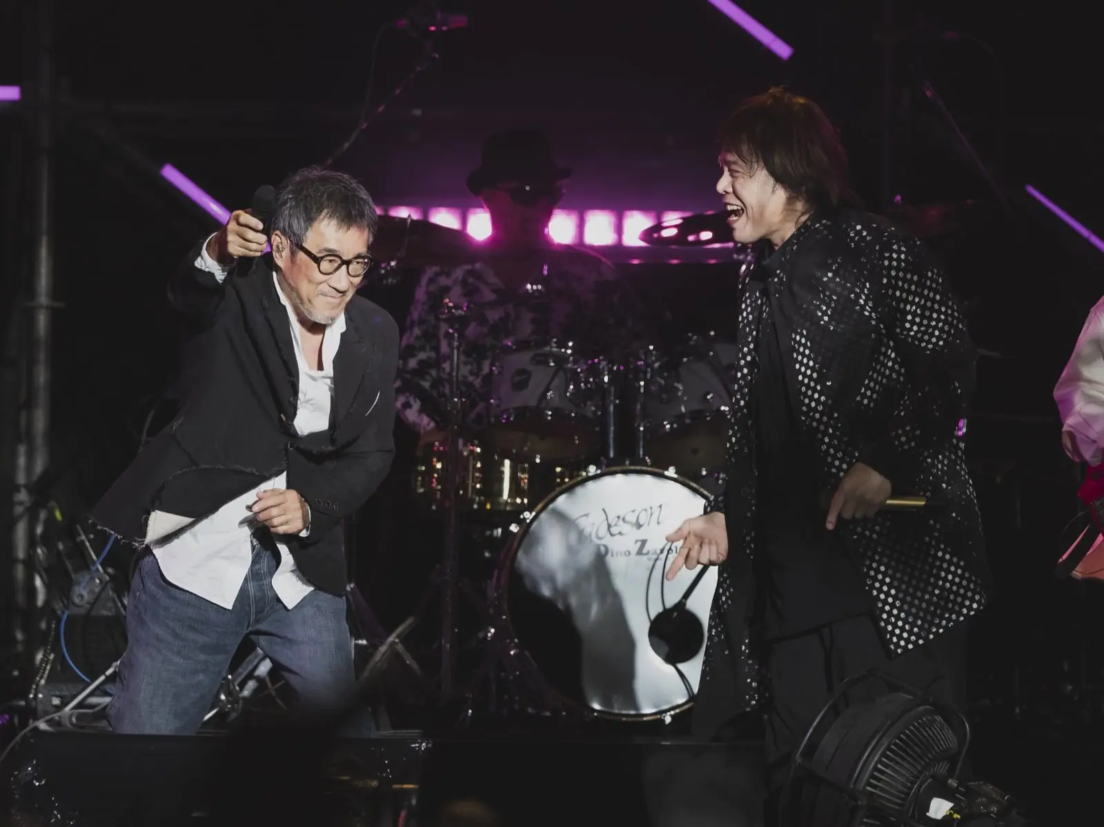 伍佰驚喜合體李宗盛！簡單生活節 20 週年全場暴動，安可兩次寵粉到不行！