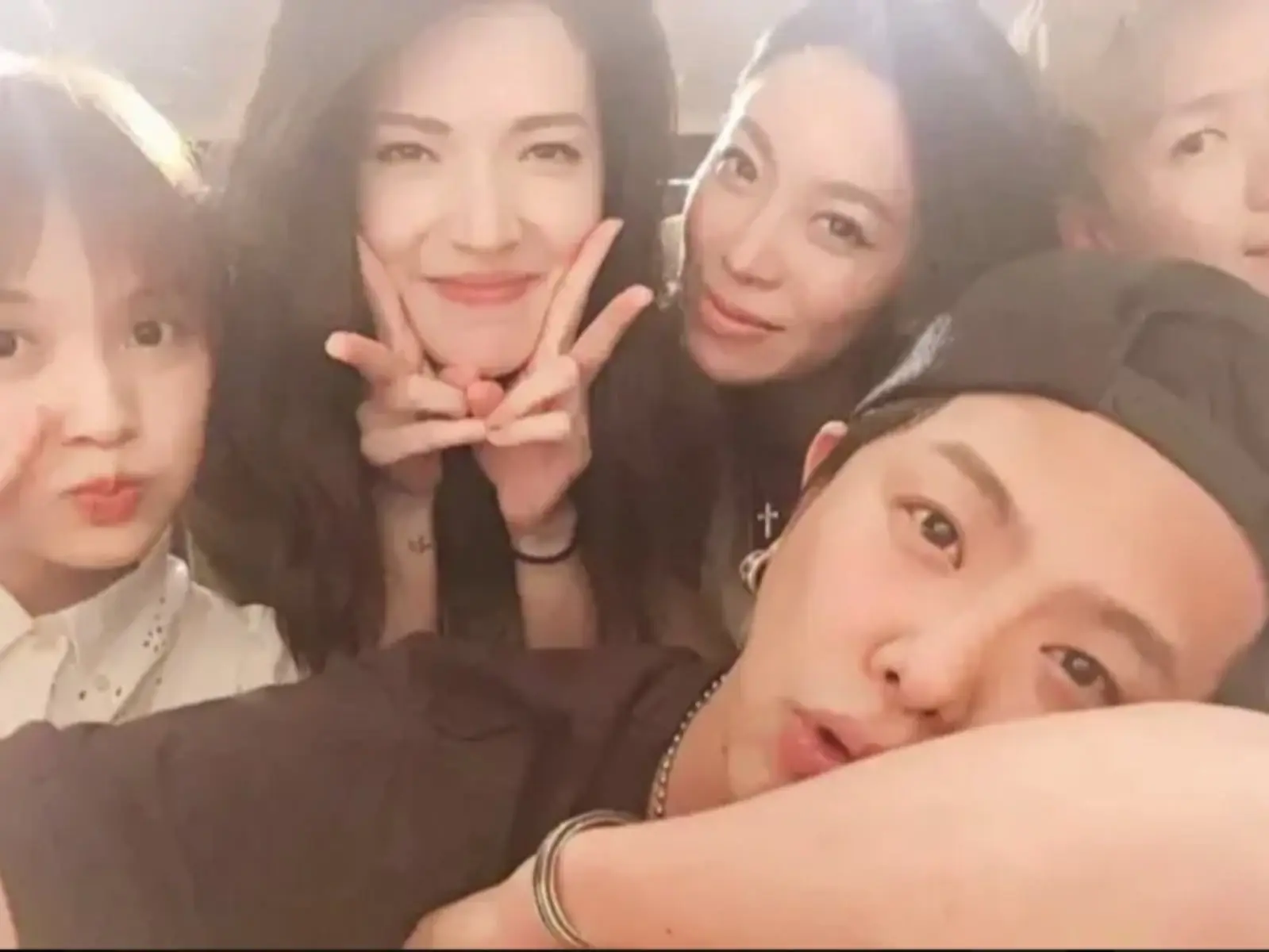 楊丞琳缺席許瑋甯婚禮零互動！華岡五人幫友情生變內幕曝光！