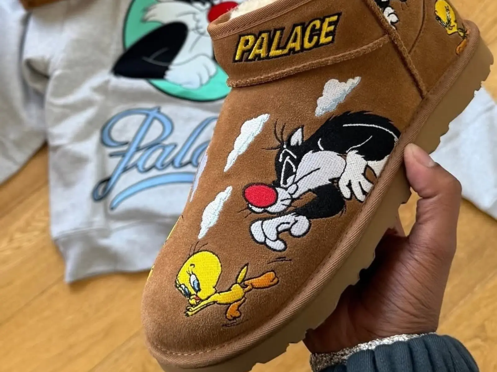 Palace x UGG x Looney Tunes 官方釋出聯名系列！鞋款、服飾都看得到經典角色！