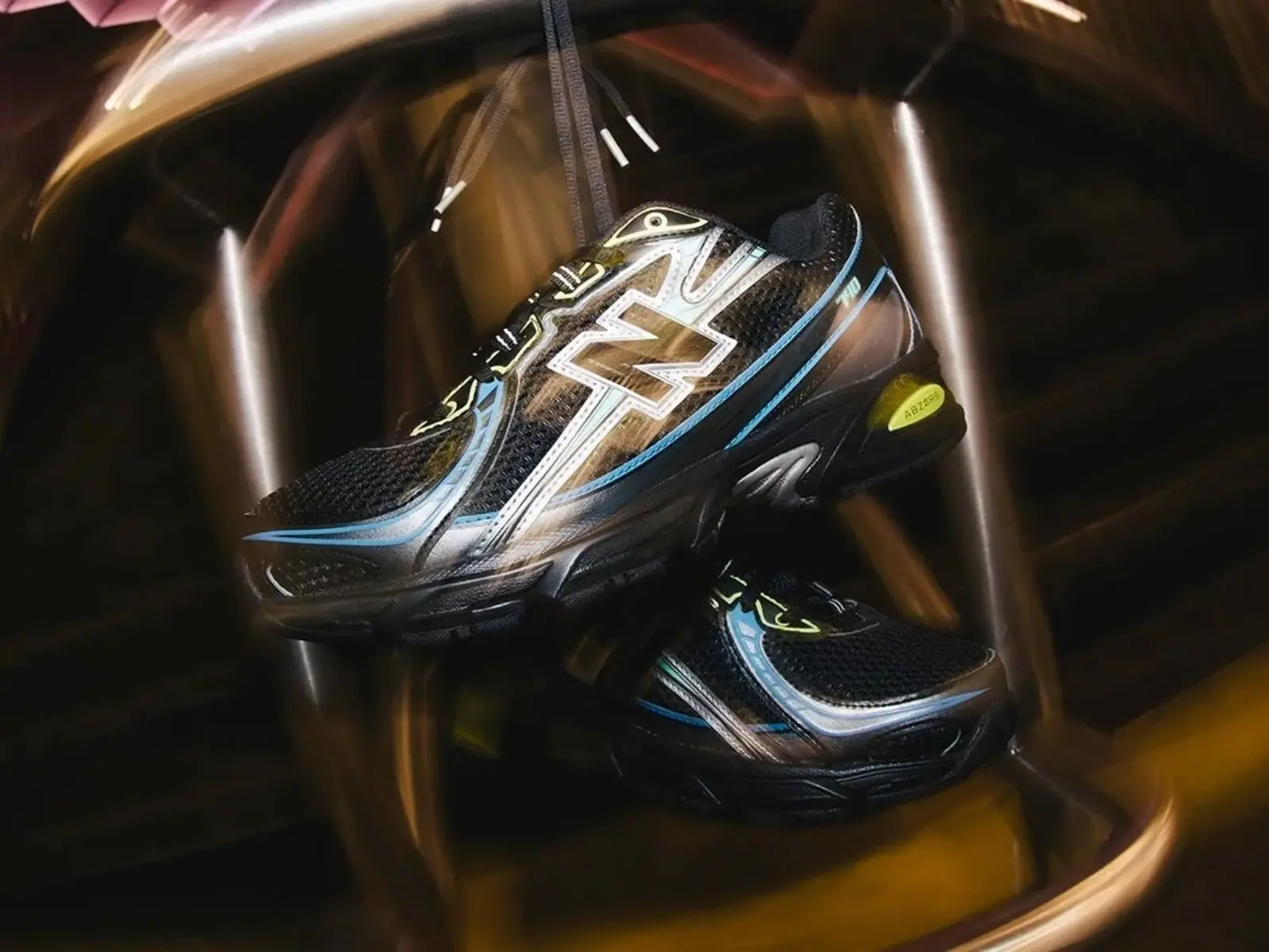 2025 年 12 月球鞋推薦：BAPE x CLOT x adidas Superstar、INVINCIBLE x Vans、atmos x NB 重磅聯名登場（不斷更新）