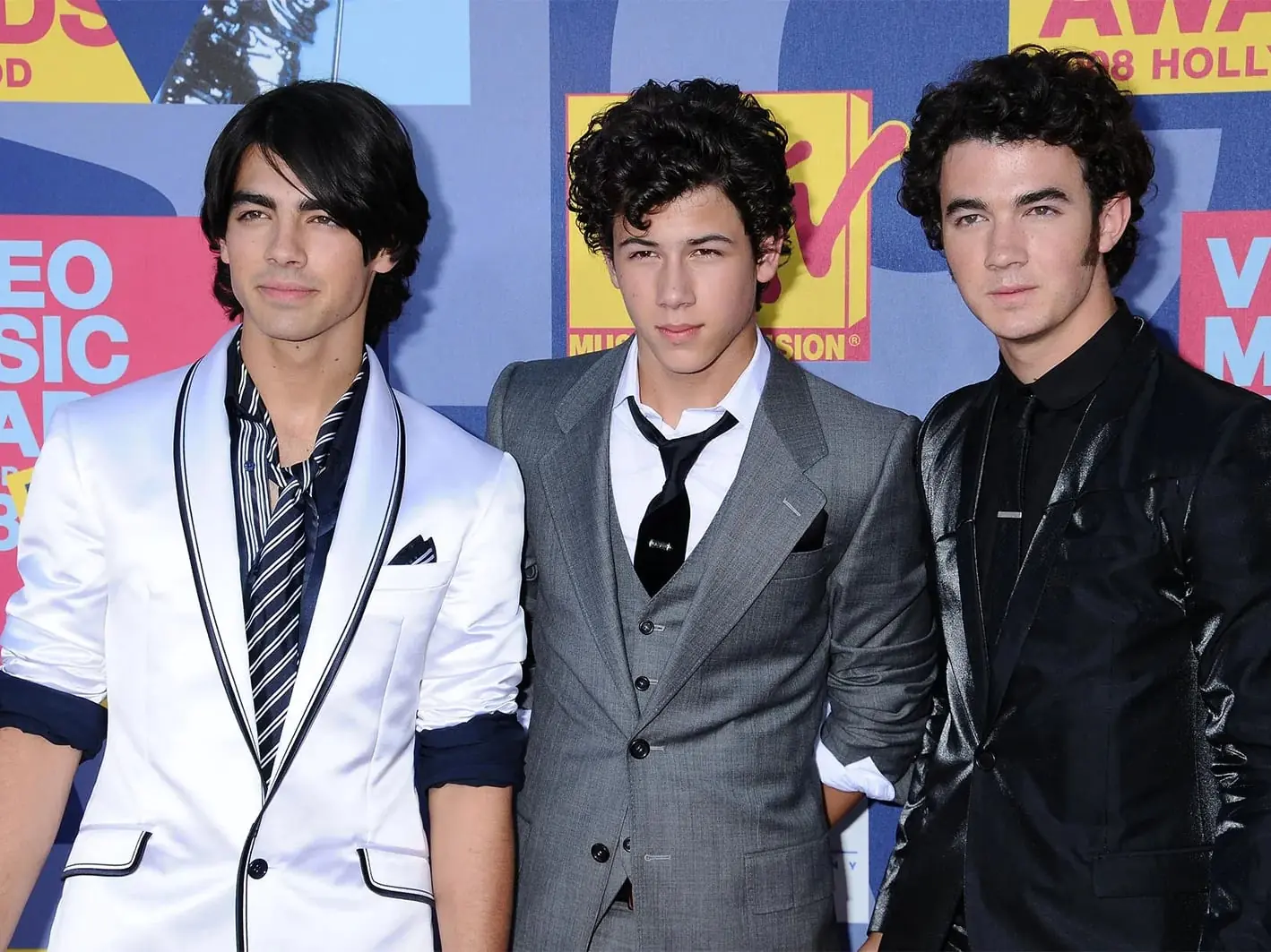 強納斯兄弟 Jonas Brothers 自曝迪士尼年代辛酸史！貞潔、戀情被放大檢視：「當時我們已經喘不過氣！」