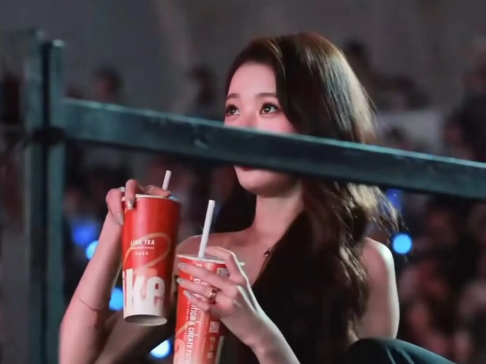 AAA 2025 IVE 張員瑛狂喝老賴手搖！官方親曝：「喝的是這兩款！」