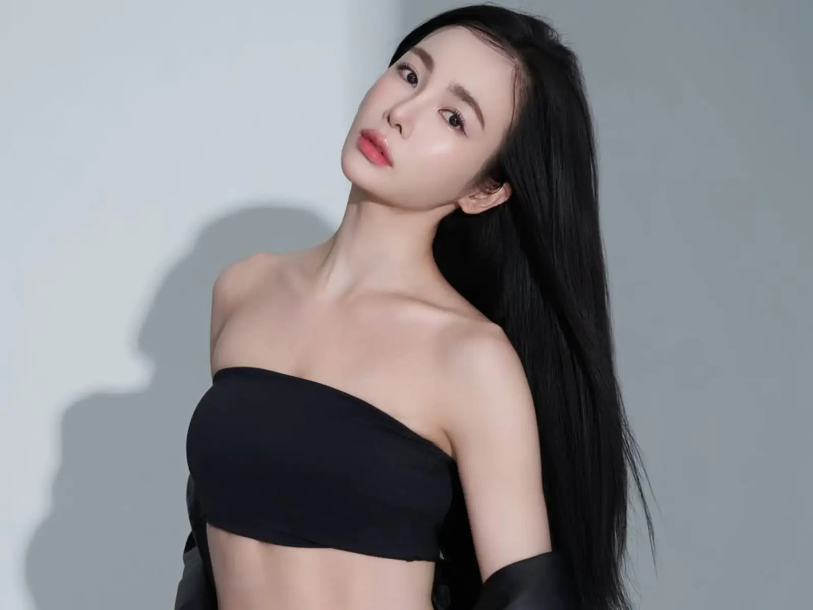 舒子晨久違解放性感曲線！身穿激少布料泳裝坦言：「下一次穿不知道什麼時候了！」【野生抓正妹】