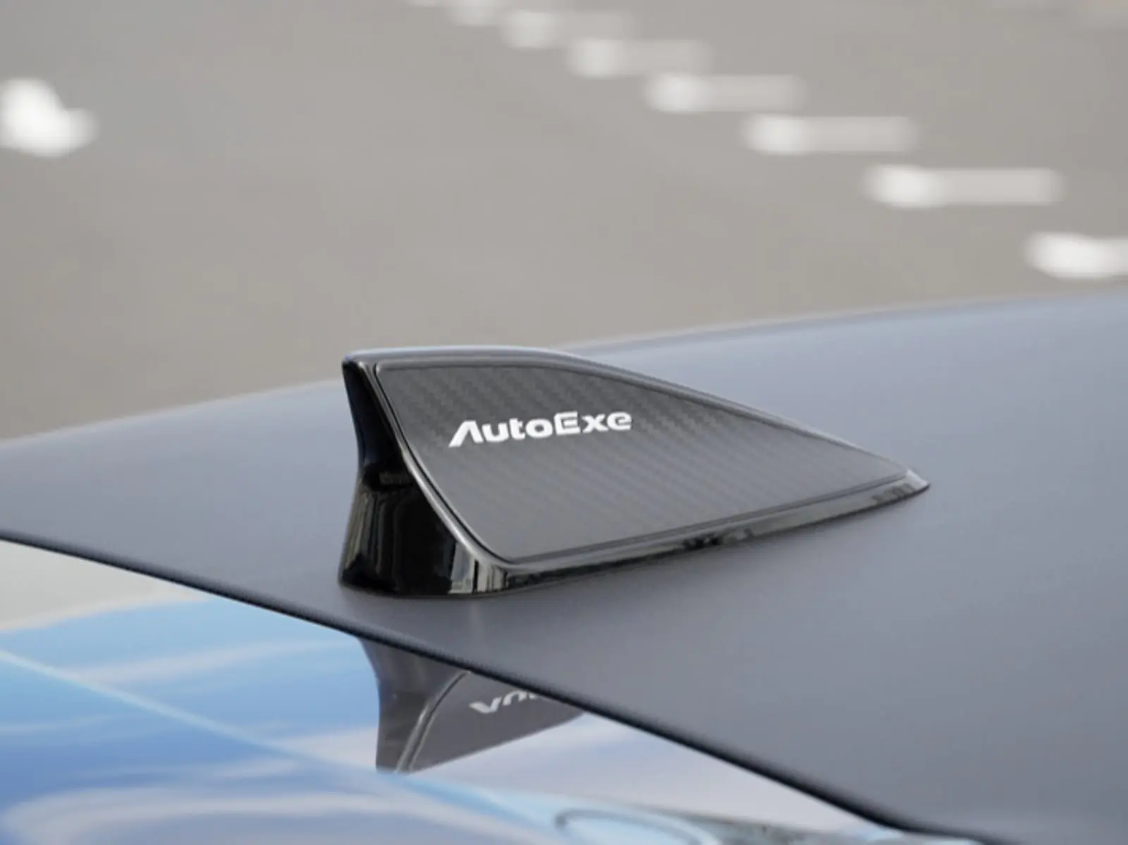 車頂「鯊魚鰭」原來有這功能？外觀帥氣之於其實是超重要的汽車配件！