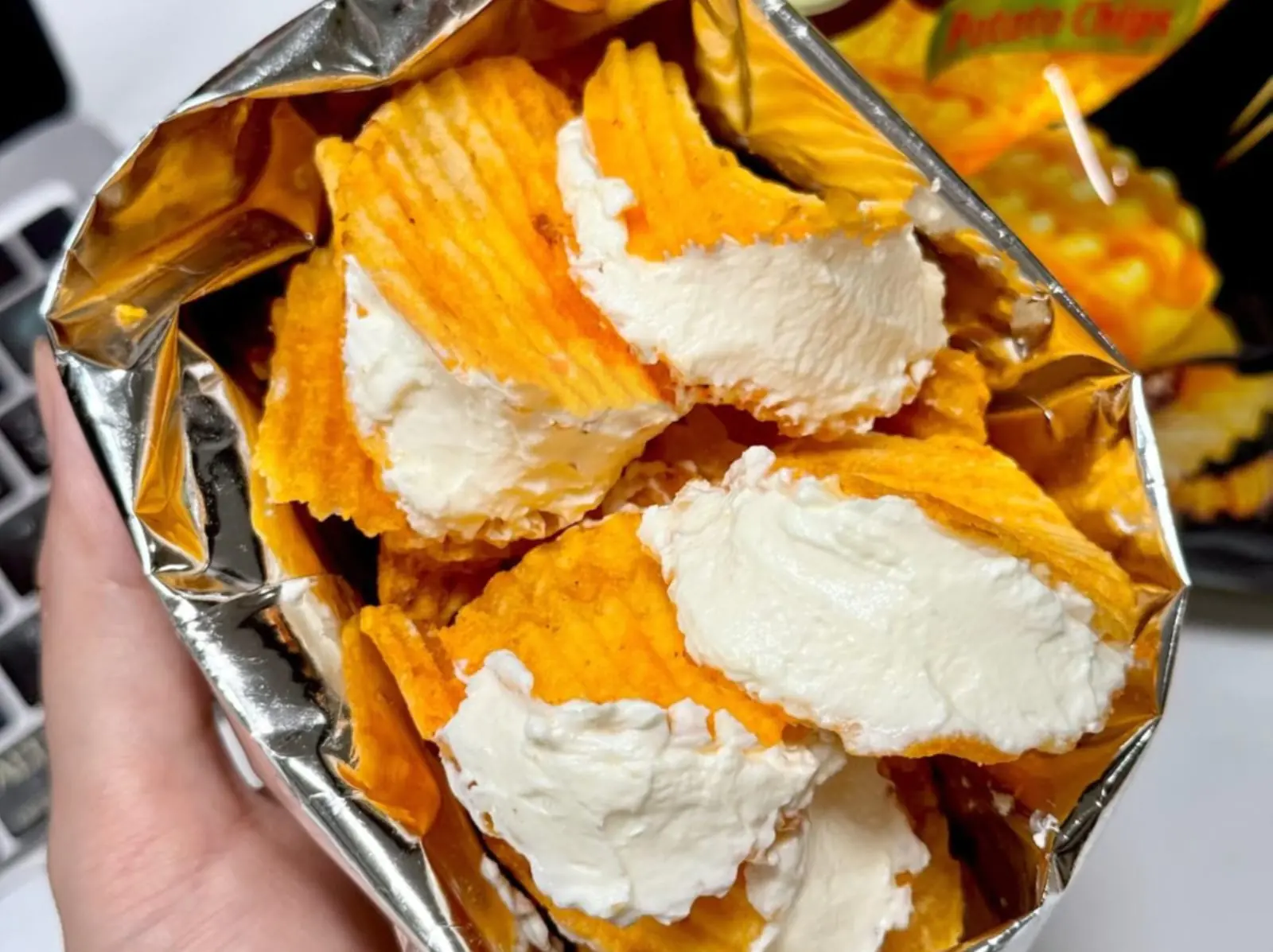 盤點 Threads 上 10 大超商美食秘笈：維也納牛奶麵包熱狗堡、布丁調酒⋯詳細做法一次看！