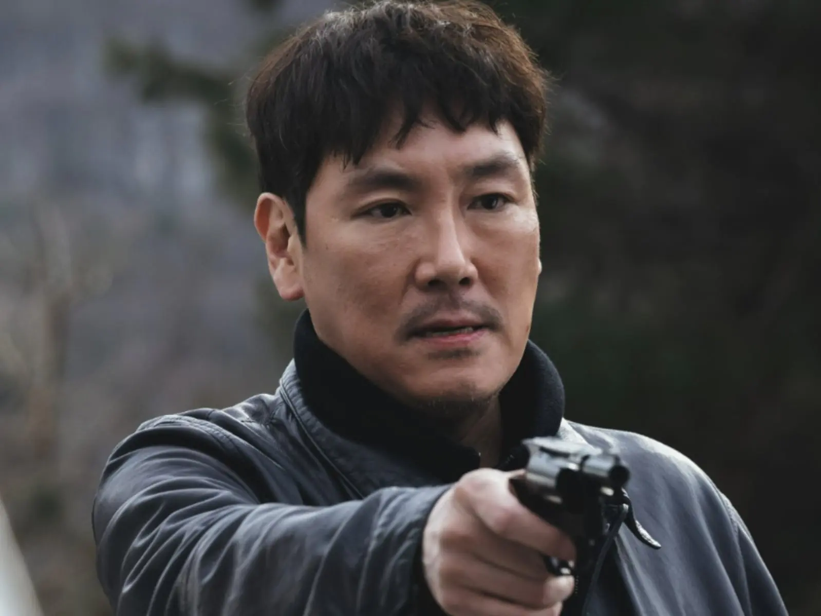 《信號》趙震雄爭議狂爆！毆打演員事件，受害者疑似是丁海寅！