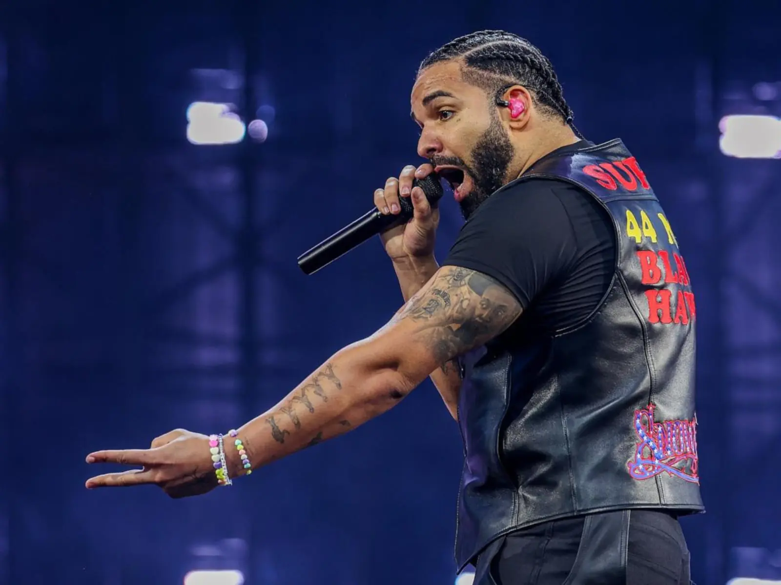 Drake 個人品牌 OVO 攜手 Marvel 推出聯名系列！新專輯《Iceman》引發粉絲猜測是否暗藏玄機？