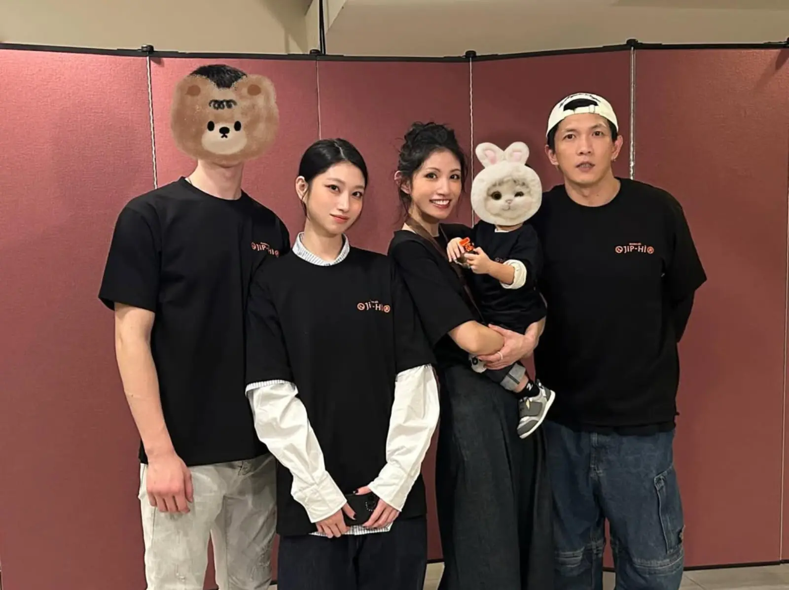 李千娜 19 歲當媽再婚黃尚禾！演唱會後罕曬一家五口溫馨合照！