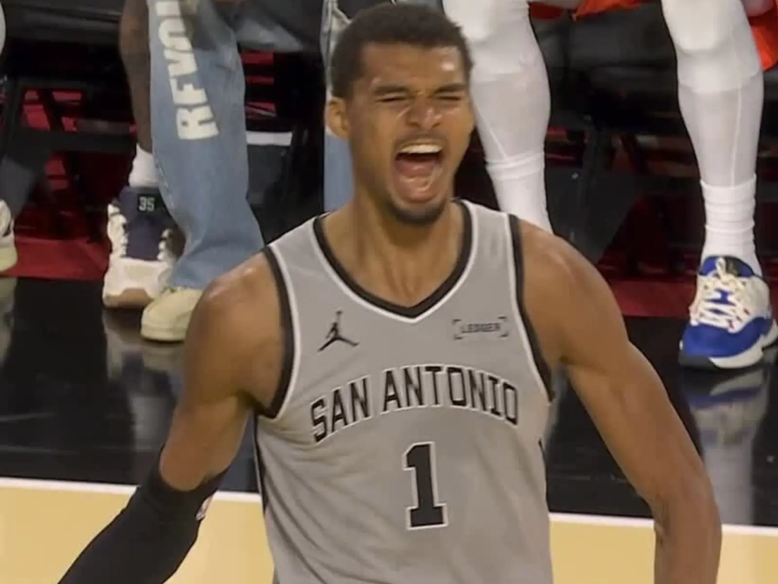 馬刺晉級 NBA 盃決賽中斷雷霆 16 連勝！Wembanyama 復出高效狂轟 22 分 9 籃板！