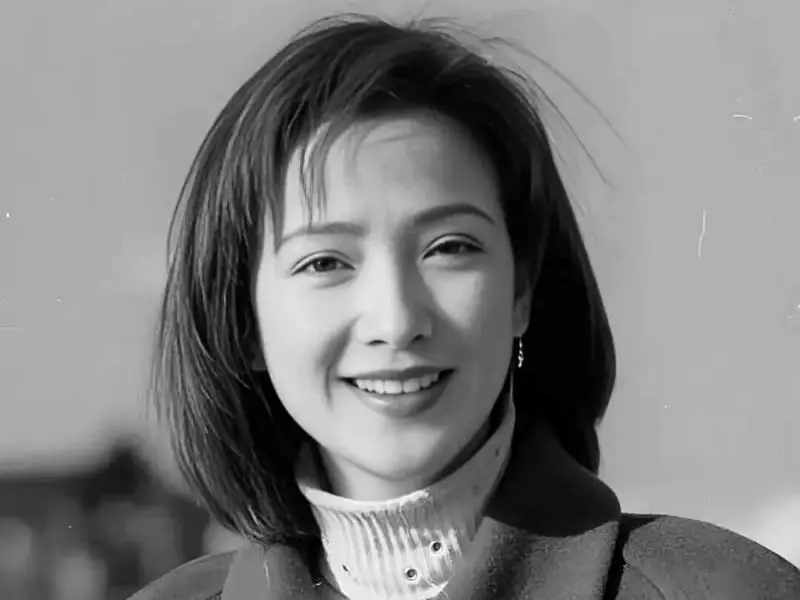 《青青河邊草》女星何晴病逝，享壽 61 歲！最後公開身影曝光！