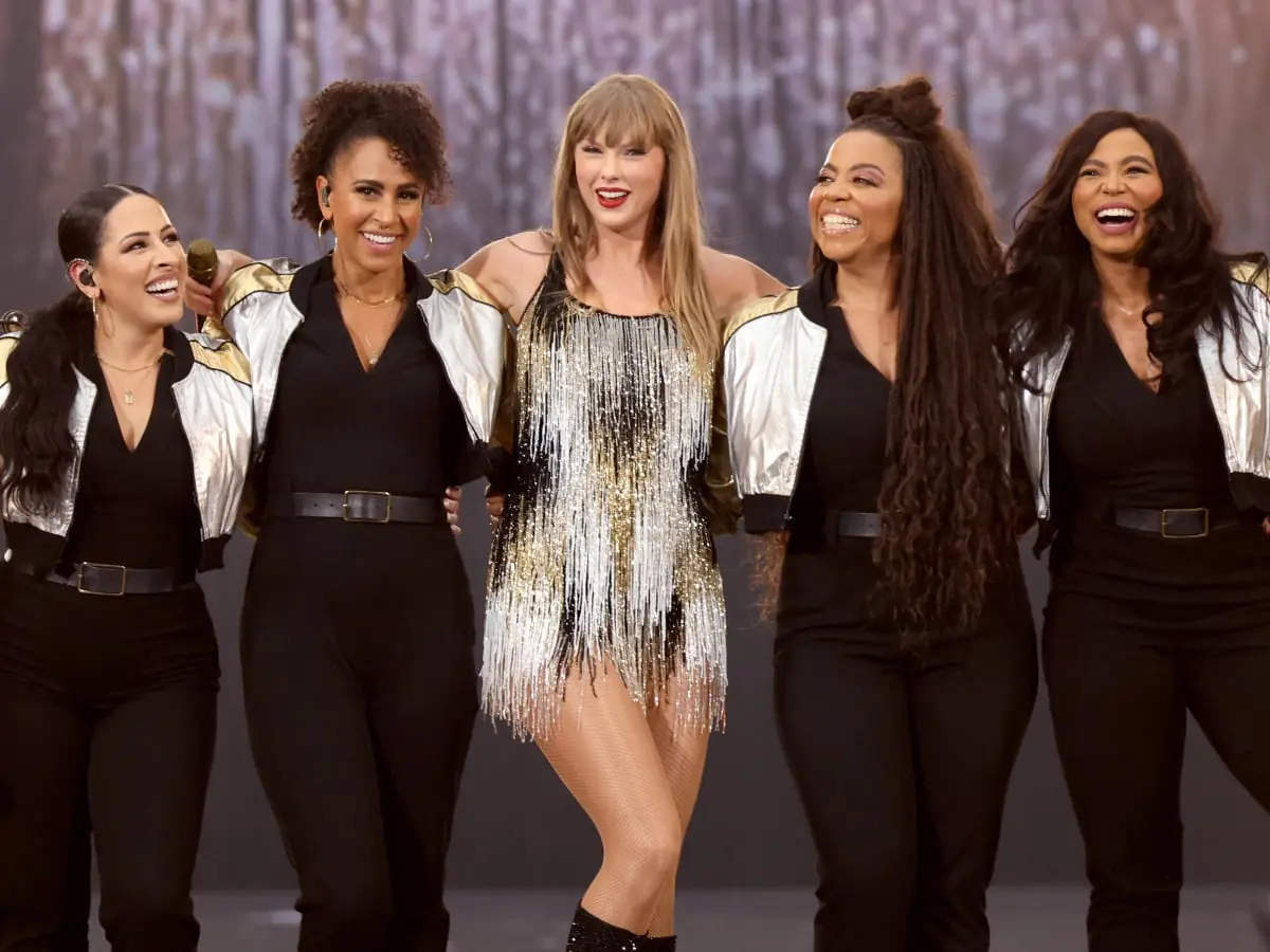 泰勒絲 Taylor Swift 演唱會豪撒 61 億台幣犒賞工作人員！遭網友反彈：「為何不幫助飢餓兒童！」