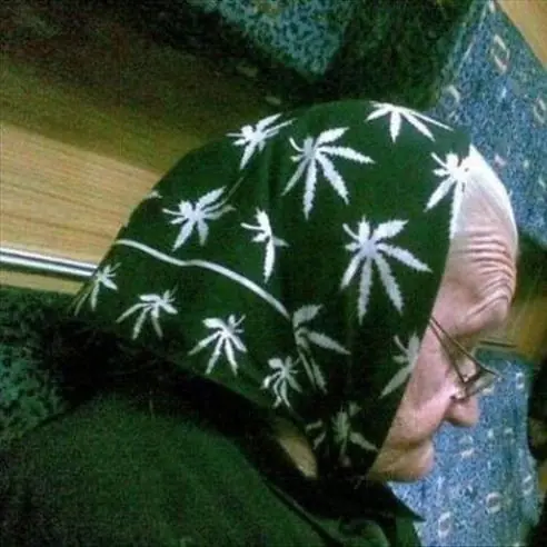 15張不知道自己「到底穿了什麼」的長輩   這下到底該如何解釋？