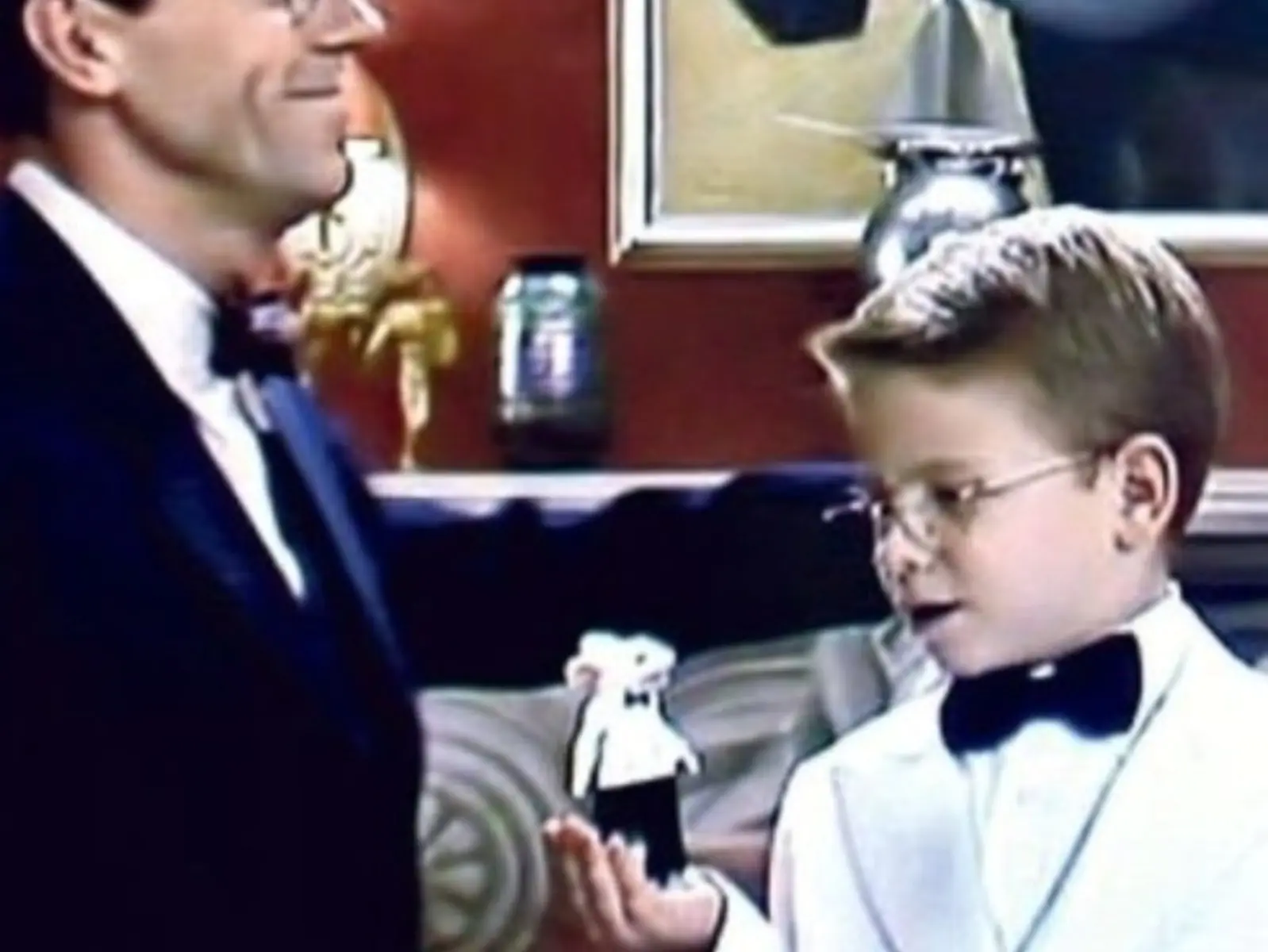 歷史學家在電影《一家之鼠》（Stuart Little）的一幕畫面中 竟找到了失散多年的大師畫作