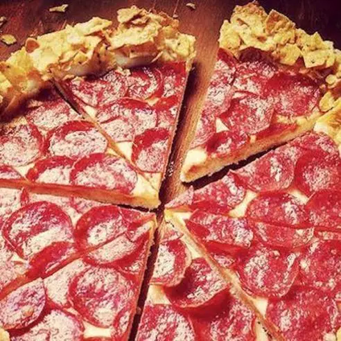創新口感！澳洲 Pizza Hut 推出香脆「多力多滋」口味