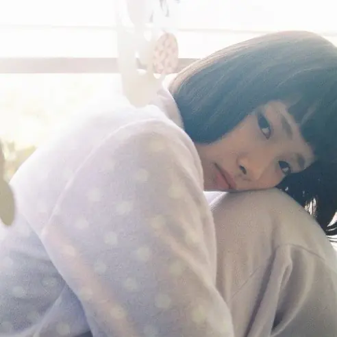 好想在她身邊醒來！寫真集「寝起き女子」　紀錄女孩剛睡醒時最自然的表情
