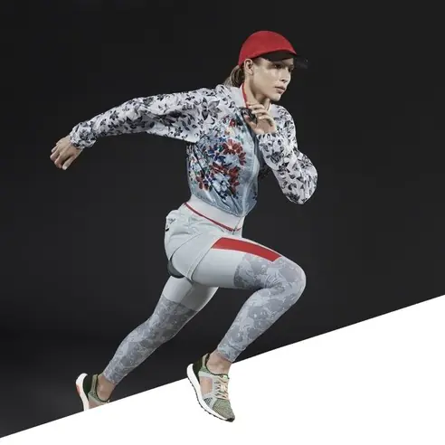 adidas by Stella McCartney 十歲了！ 原創奢華機能運動系列服飾 慶祝運動時尚誕生十週年