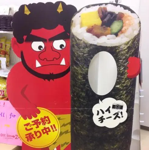 超詭異的挖洞拍照　到底是誰把位置挖在那？