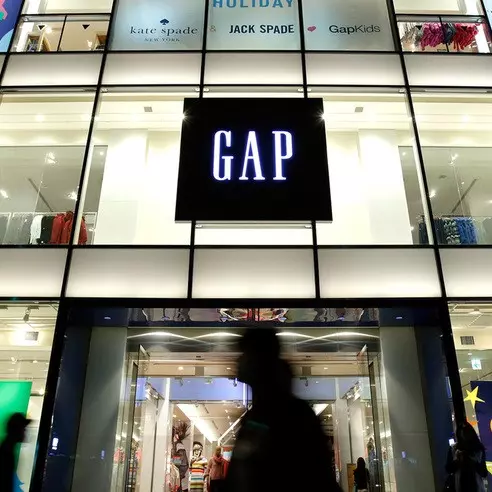 設計師 Rebekka Bay 離開了 GAP，為維密打造 PINK 的商科女 Wendi Goldman 來了