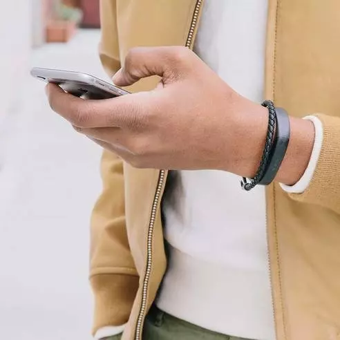JAWBONE UP3 還沒出貨，更時尚的UP2 和能付款的UP4 就來了