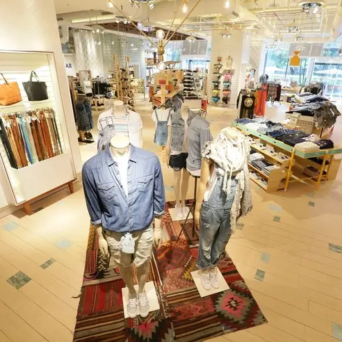 PULL & BEAR 台北 ATT4FUN 旗艦形像店　華麗擴大開幕