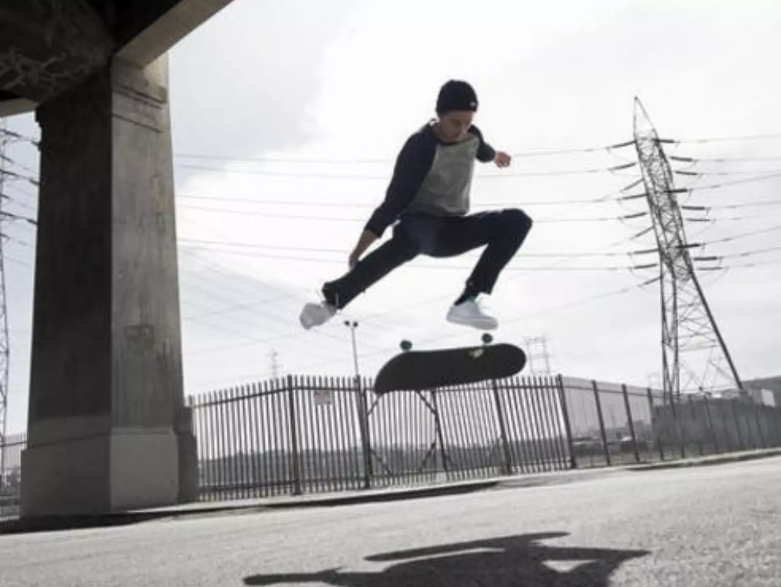 玩轉滑板：ZOOM JANOSKI LOW