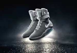 《回到未來》成真！Nike 正式宣告 Air Mag 問世　自動綁鞋帶不是夢