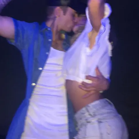 從小賈粉絲變情侶！Hailey Baldwin 曾經大力支持 Jelena 戀！