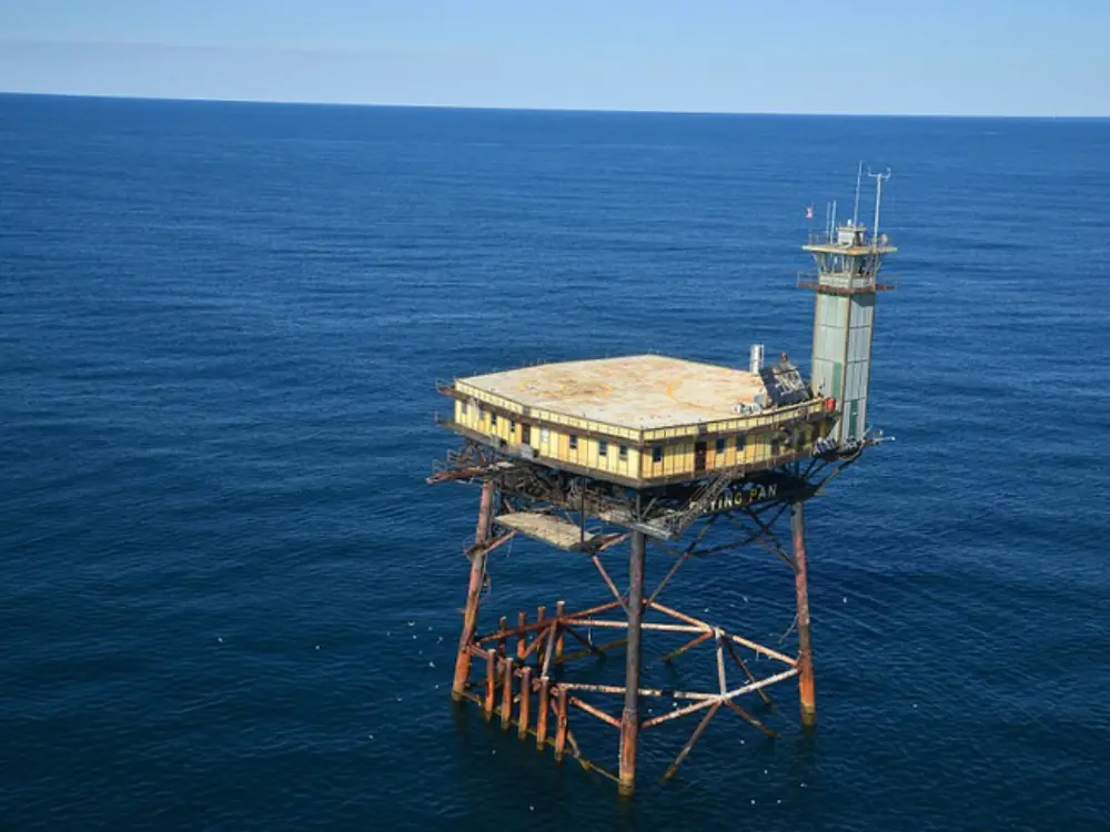 美國「FRYING PAN TOWER」廢棄美軍駐站化身世界最可怕 B&B，陰森氛圍你敢挑戰嗎？