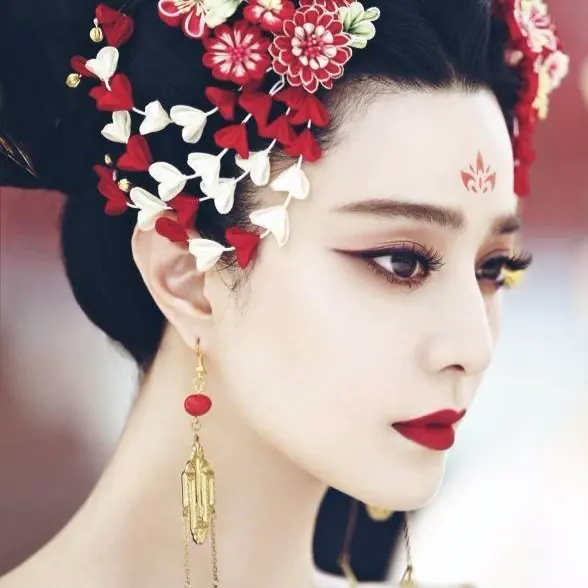 【古裝劇特輯】一秒化身成武媚娘！連名人都愛玩古妝  其中最妖豔的是...