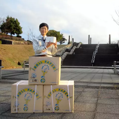 日本司機一時內急被公園廁所救命　太感動回贈公廁 1000 捲衛生紙