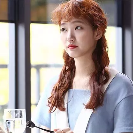 單眼個性女孩才時尚～《奶酪陷阱》金高恩掀新時尚風潮！