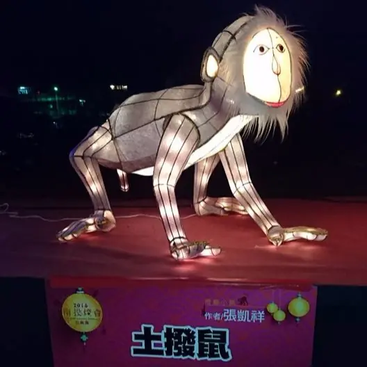 登登燈！歷年「花燈回顧」上線，那些「醜到哭」的造型你還記得幾個！？
