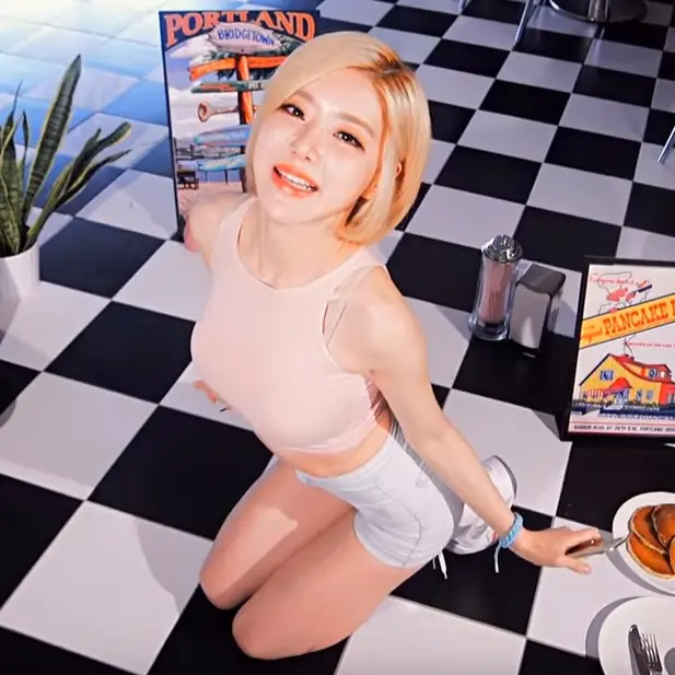 DJ SODA 混音了這首名曲還拍了音樂錄影帶！　從頭晃到尾讓人吃不消...
