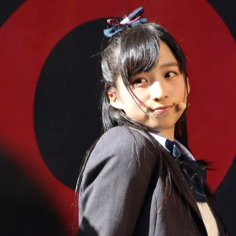 足以與橋本環奈顏值對抗的 AKB　14 歲小栗有以被瘋狂討論！