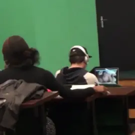 他在課堂上看謎片　聲音不小心暴露超爆笑...