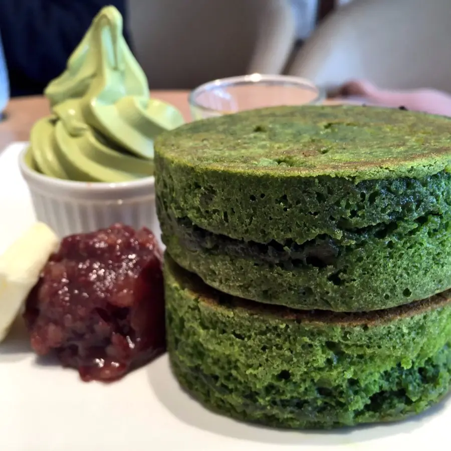 日本人也愛！京都必訪的「抹茶厚煎鬆餅」甜點！