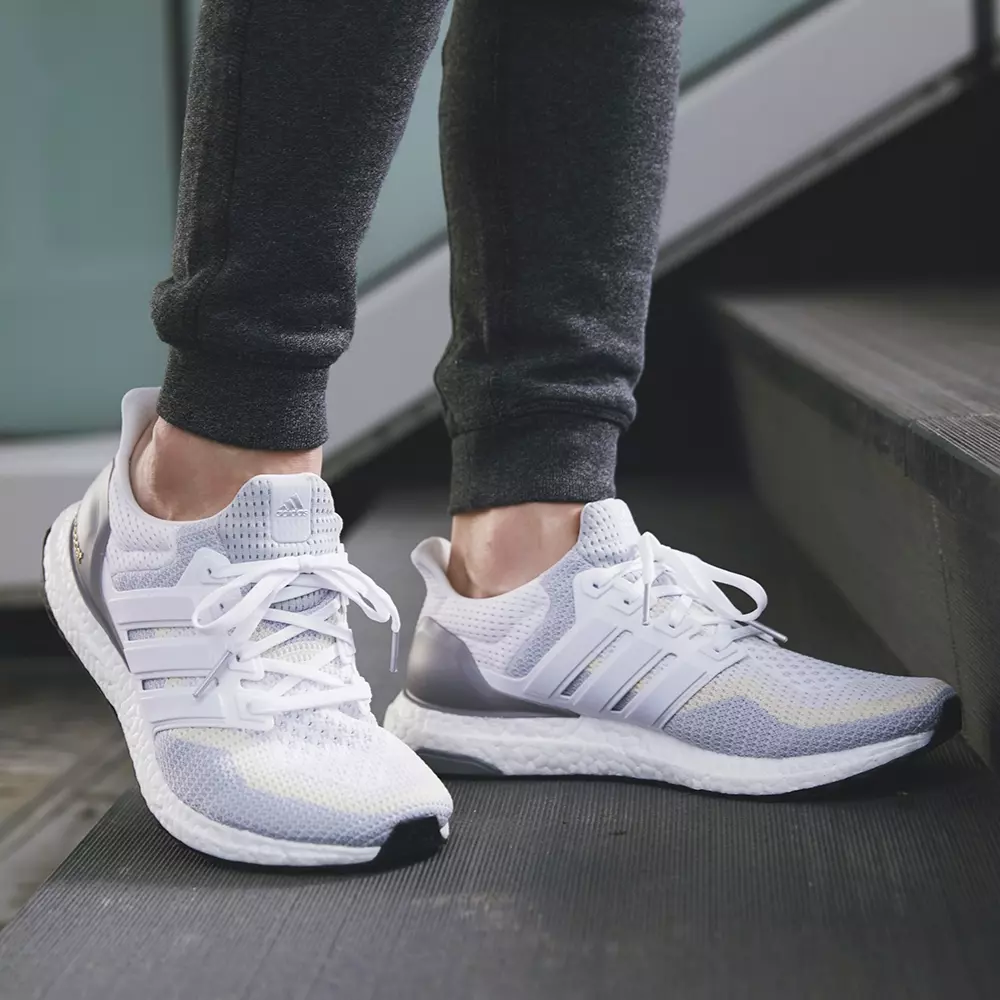 貝克漢、肯伊威斯特兩大家族都穿它！adidas Ultra Boost  黑白神鞋準備開搶