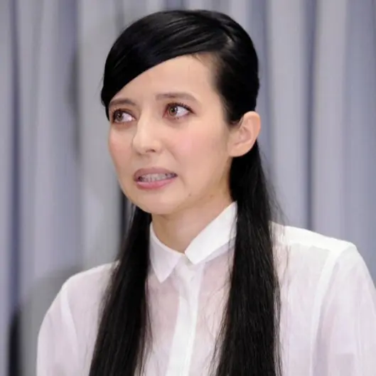 更引眾怒！新婚 4 個月就與 Becky 搞外遇　樂團主唱首暴露心聲：「偷拍的照片不能選好看一點的嗎？」