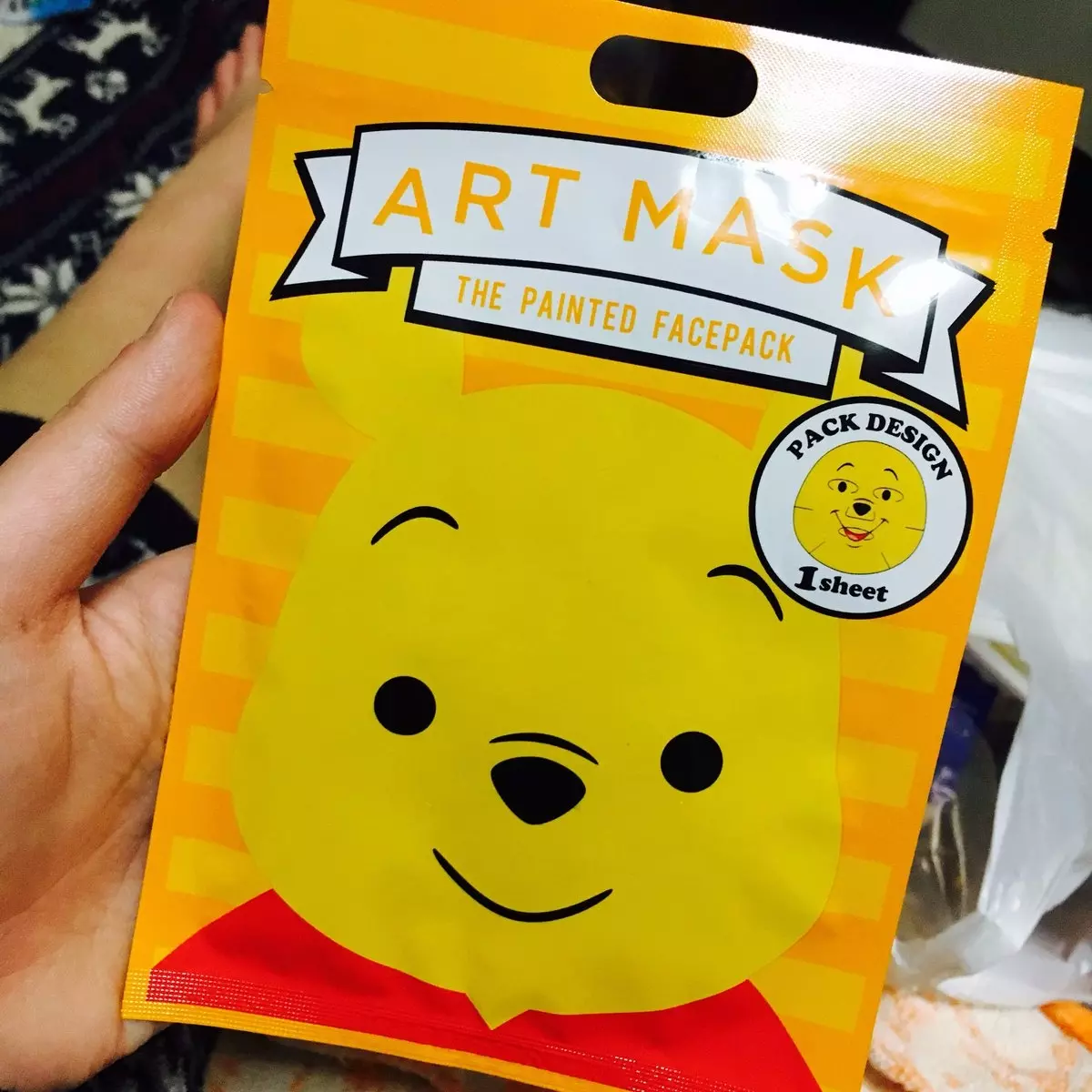 買了萌萌噠的「小熊維尼面膜」　結果敷起來簡直像是驚悚片...