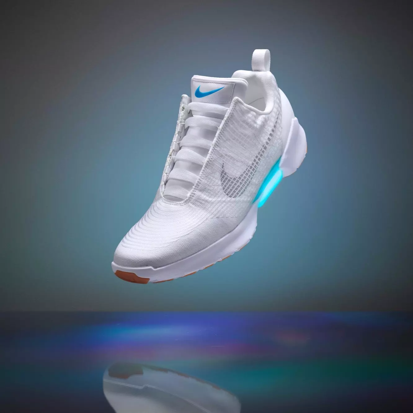 NIKE HYPERADAPT 1.0 讓夢想成為現實