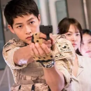 宋仲基 24 歲嫩照曝光　娃娃臉加上好膚質超可愛！