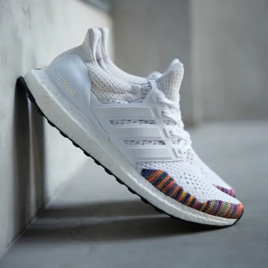 高科技與彩虹的美麗邂逅！adidas Ultra Boost Rainbow Ltd 來襲