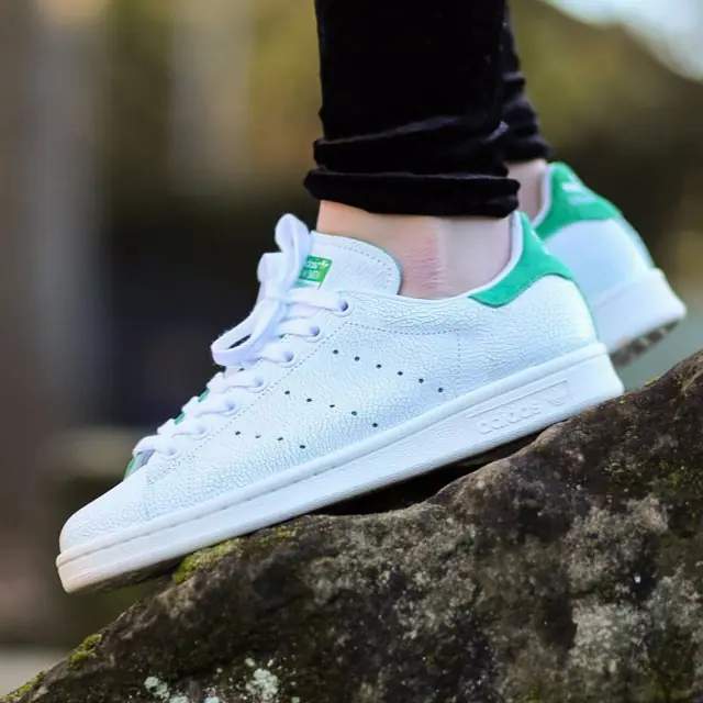 為何潮人、時尚圈都在瘋穿 adidas Stan Smith 小白鞋？看完這篇絕對也會燒到你想立刻買一雙